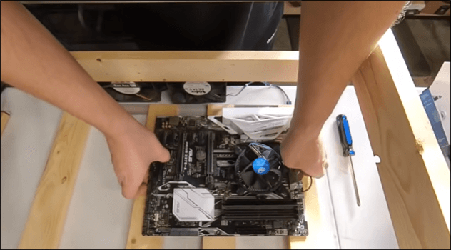 Fixing Motherboard to frame